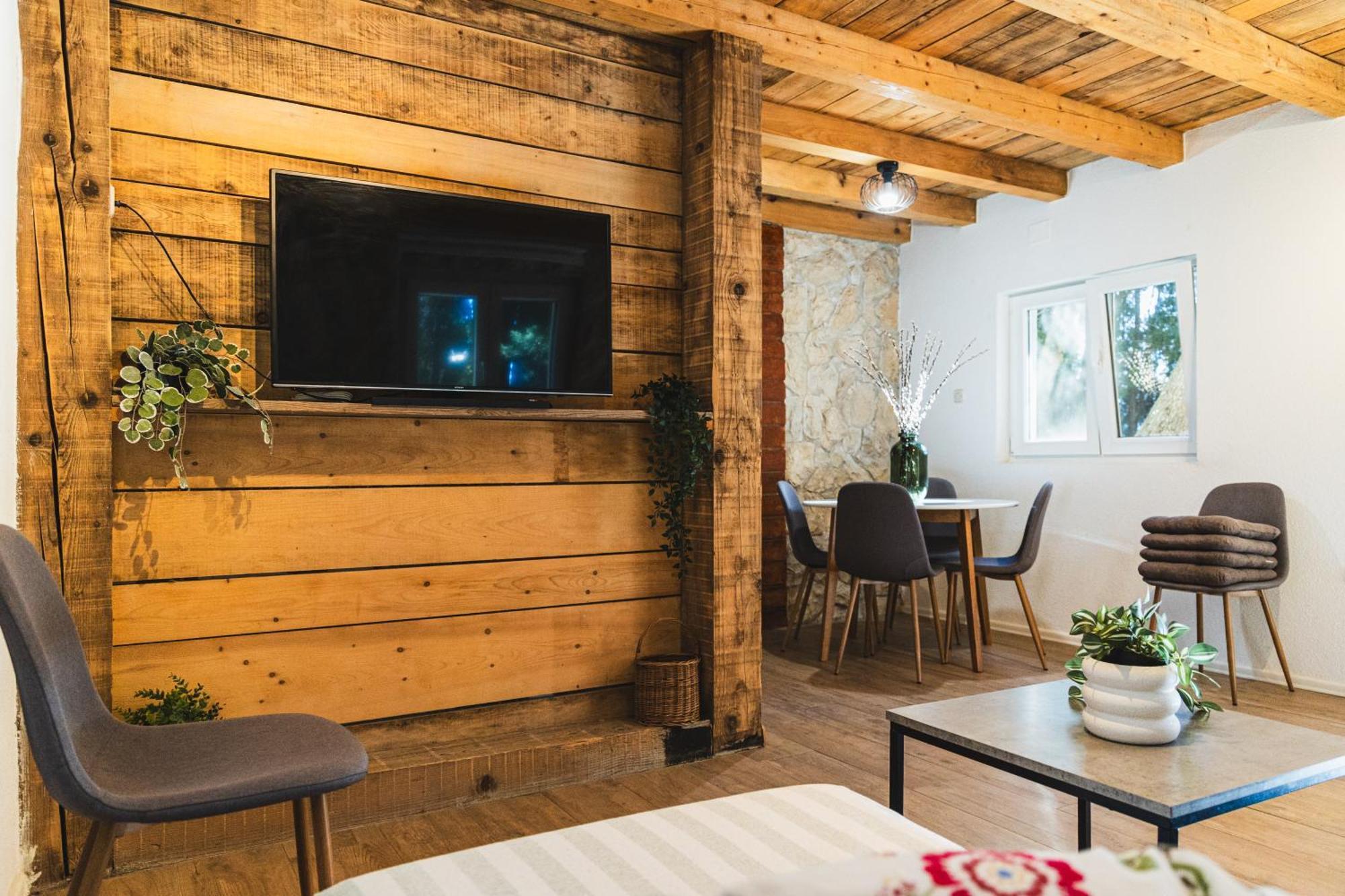 Country House Uros In Nature With Pool Lovorno Экстерьер фото