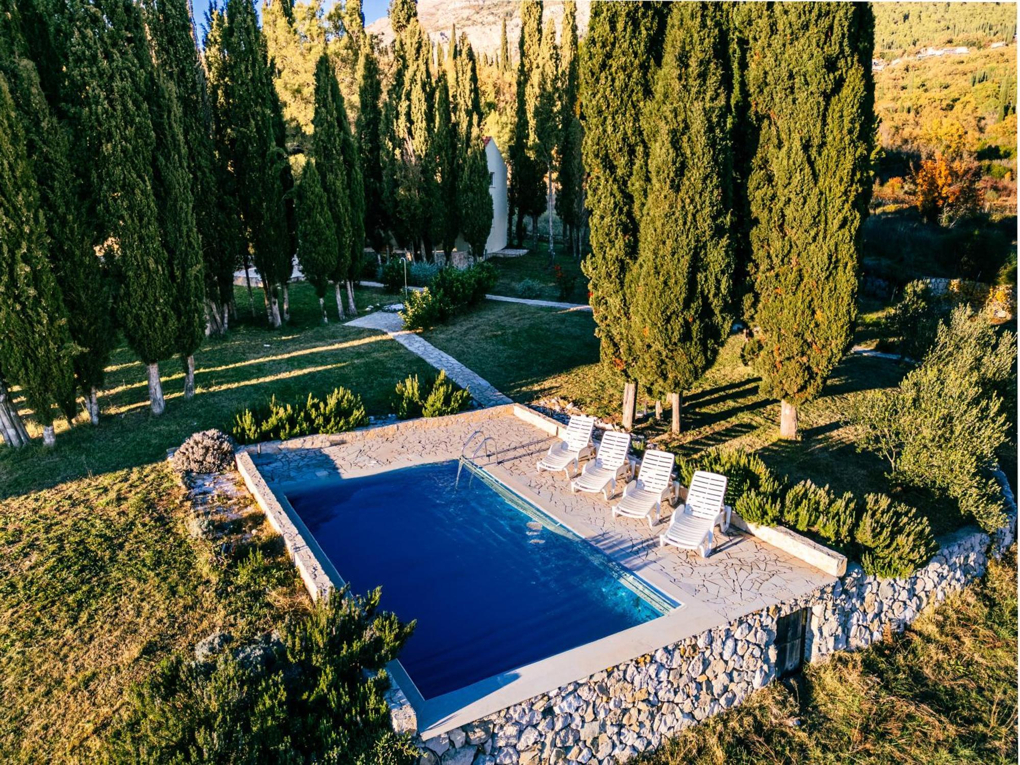 Country House Uros In Nature With Pool Lovorno Экстерьер фото