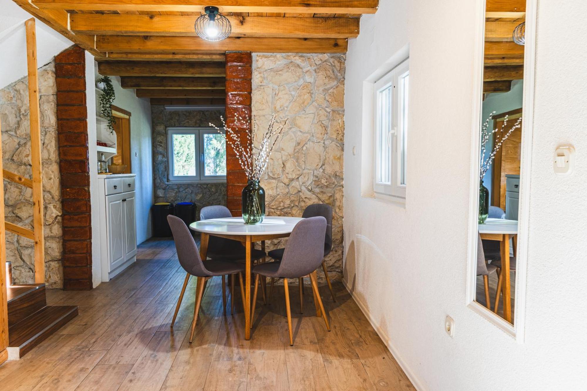 Country House Uros In Nature With Pool Lovorno Экстерьер фото